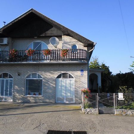 Rooms Mila Rezovac Buitenkant foto