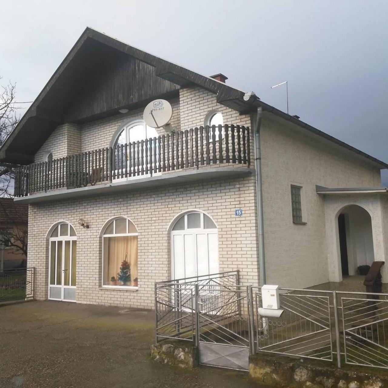 Rooms Mila Rezovac Buitenkant foto