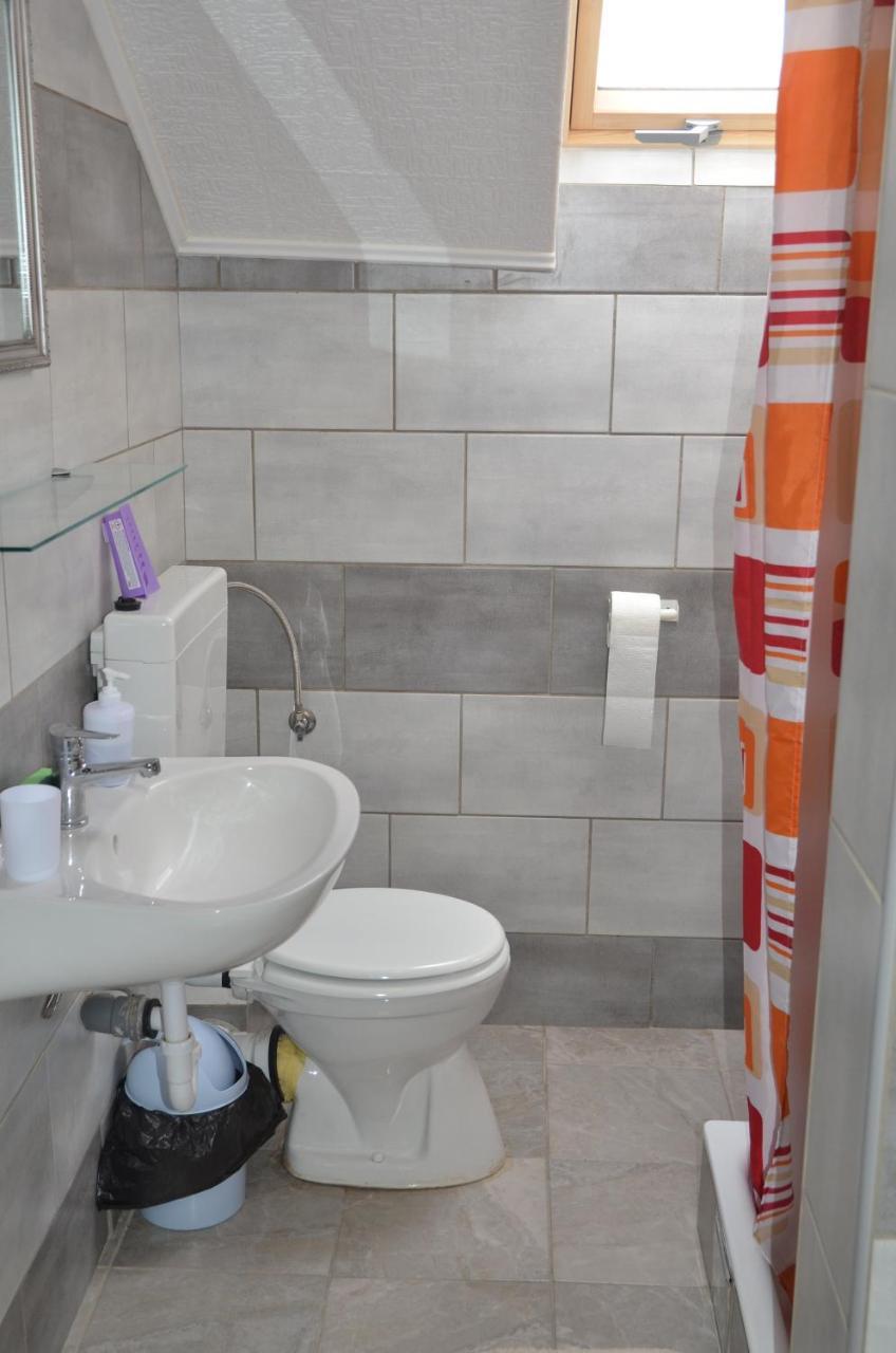Rooms Mila Rezovac Buitenkant foto