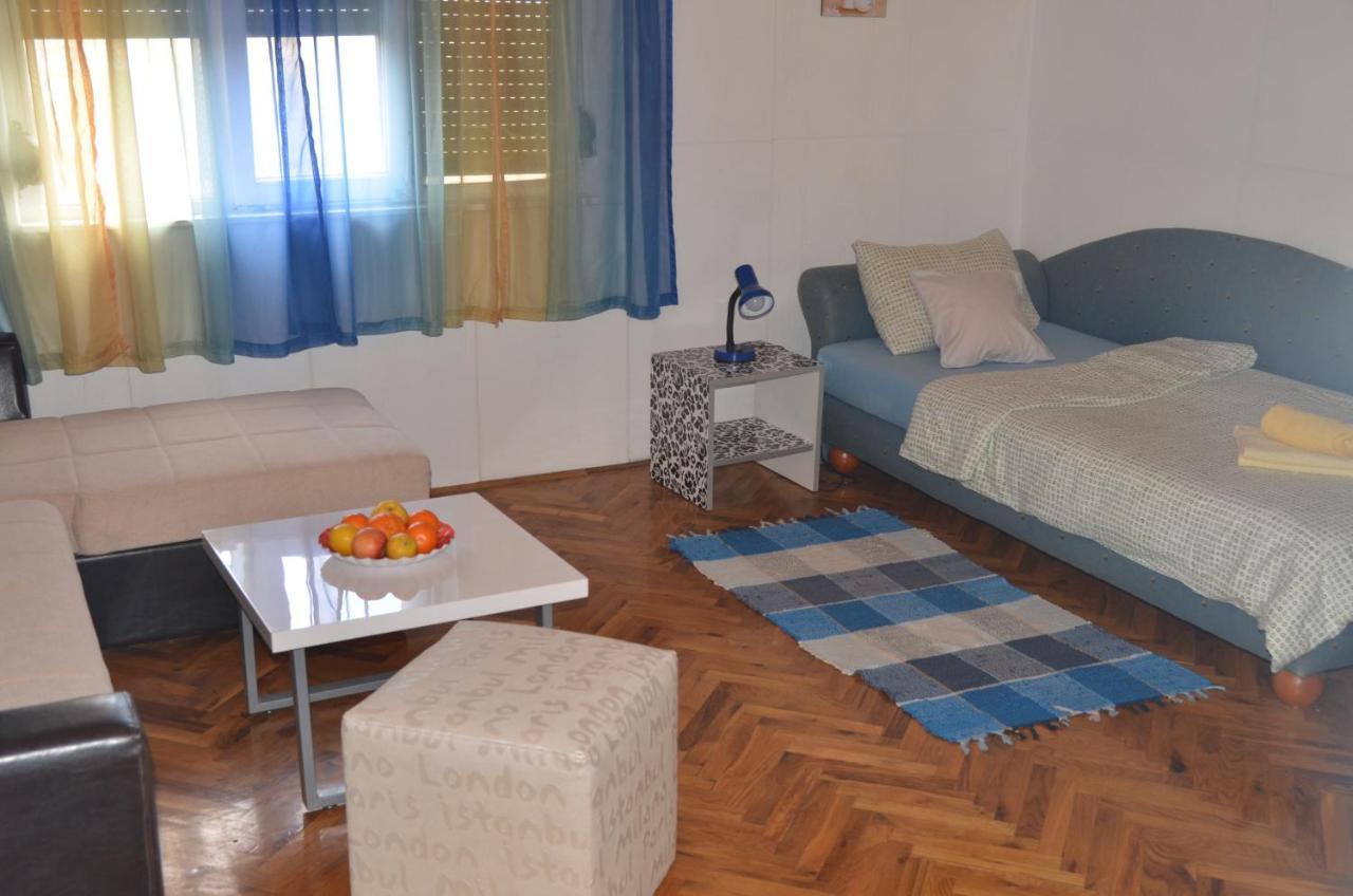 Rooms Mila Rezovac Buitenkant foto